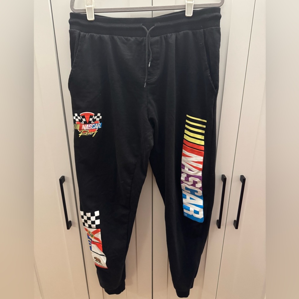 Men’s Nascar sweatpants, black, Size L, great condition